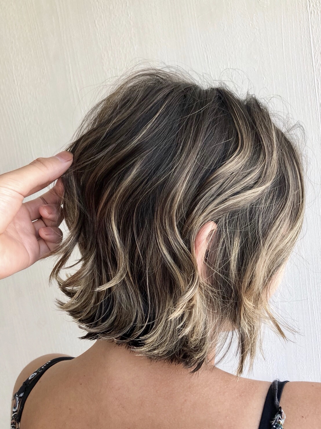 short bob with highlight is good combination 